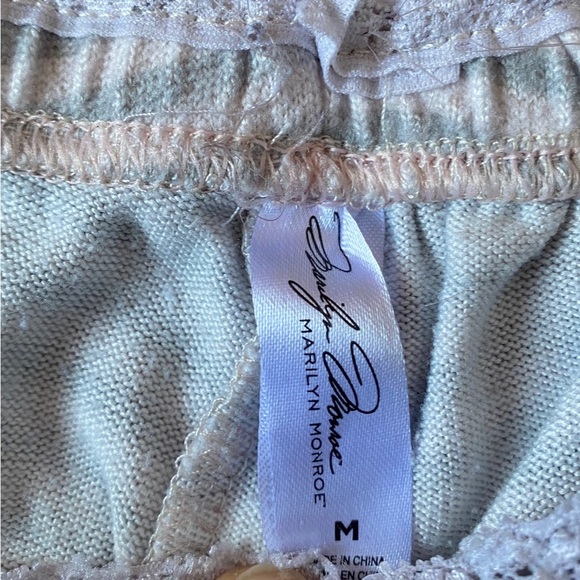{Marilyn Monroe} Comfortable Stripped Pajama Shorts - Picture 4 of 5